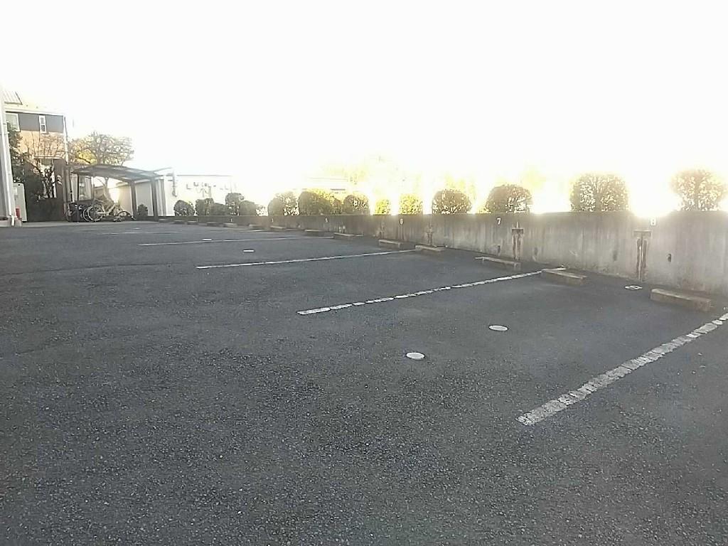 ヴィルヌーブ(12627)の外観・駐車場イメージ1枚目