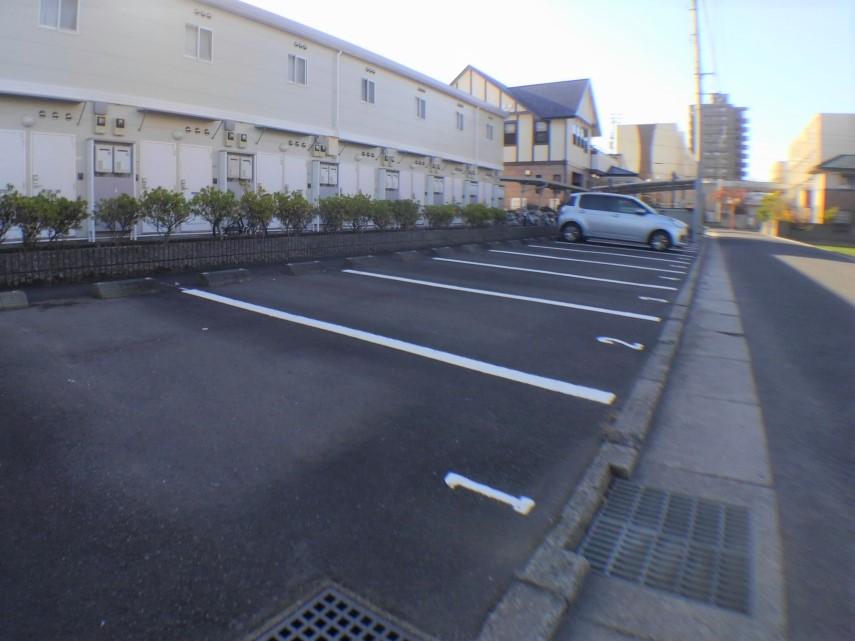 ブラン(21461)の外観・駐車場イメージ1枚目