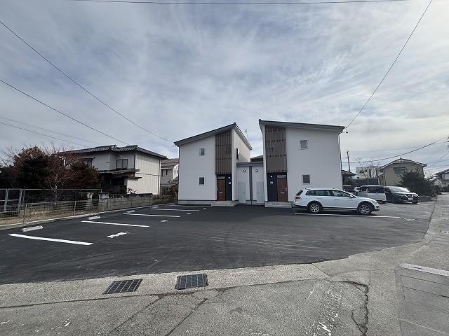 ネフルしなつ　駐車場の外観・駐車場イメージ1枚目