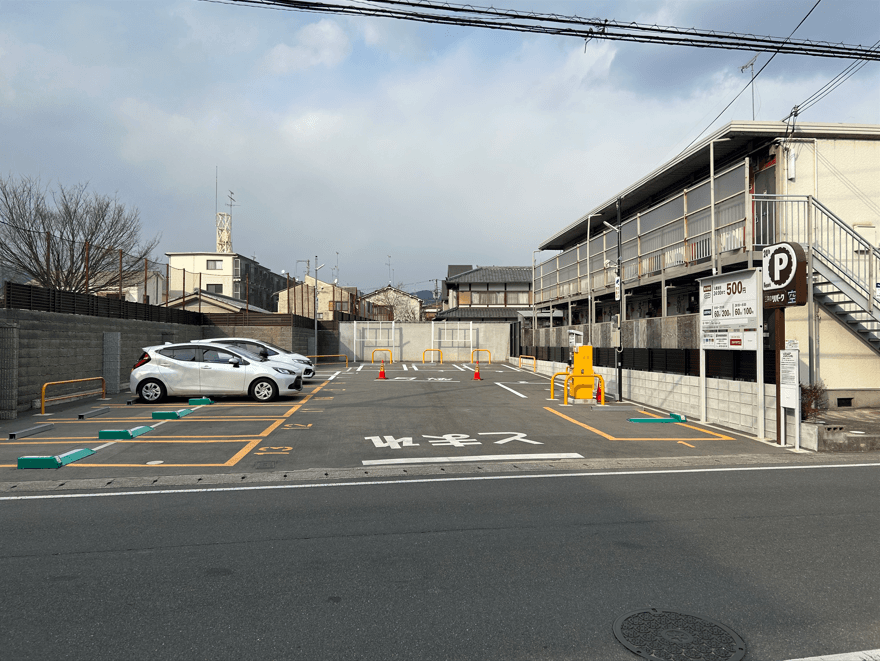 嵯峨中山町の外観・駐車場イメージ1枚目