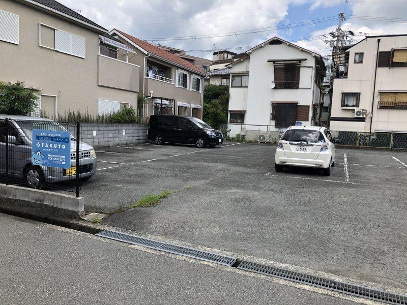 刀根山第1モータープールの外観・駐車場イメージ2枚目