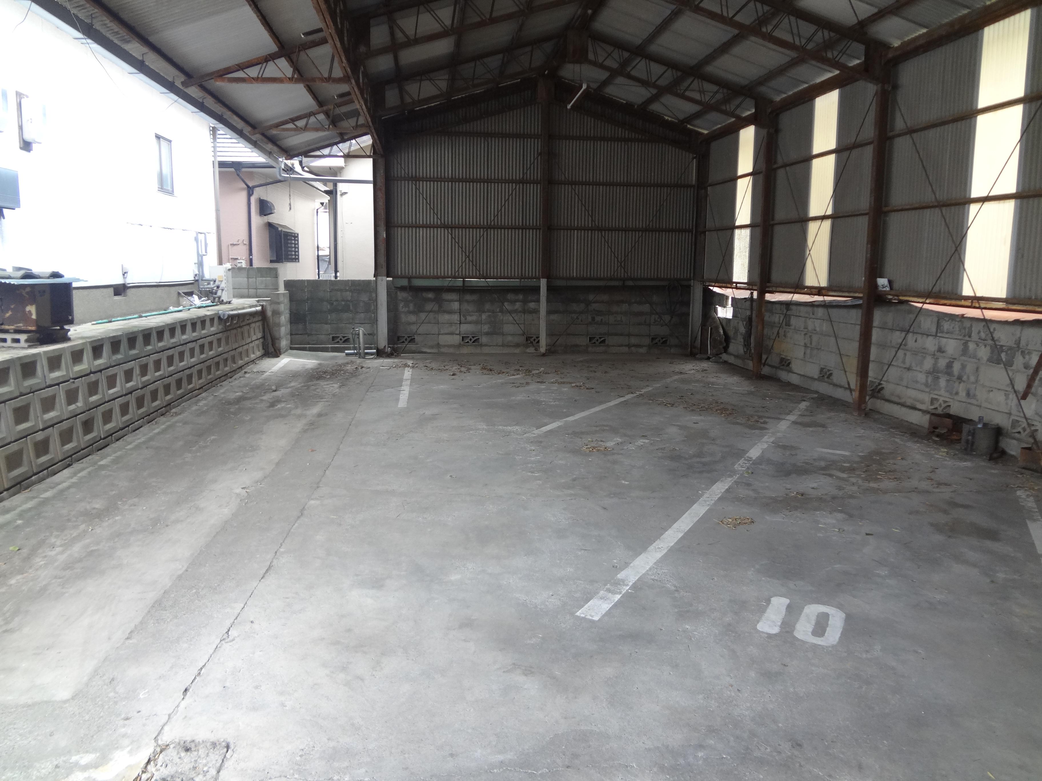 成田駐車場の外観・駐車場イメージ3枚目