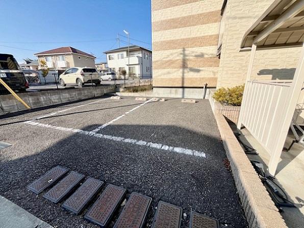 ムーラ(31419)の外観・駐車場イメージ2枚目