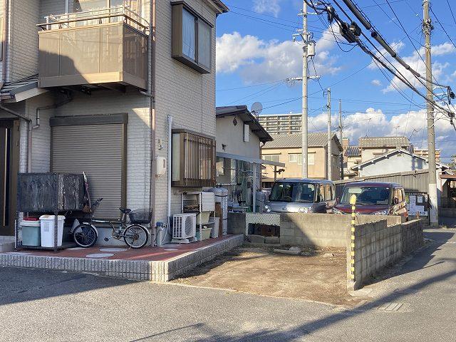 ルグラン入口ガレージの外観・駐車場イメージ2枚目