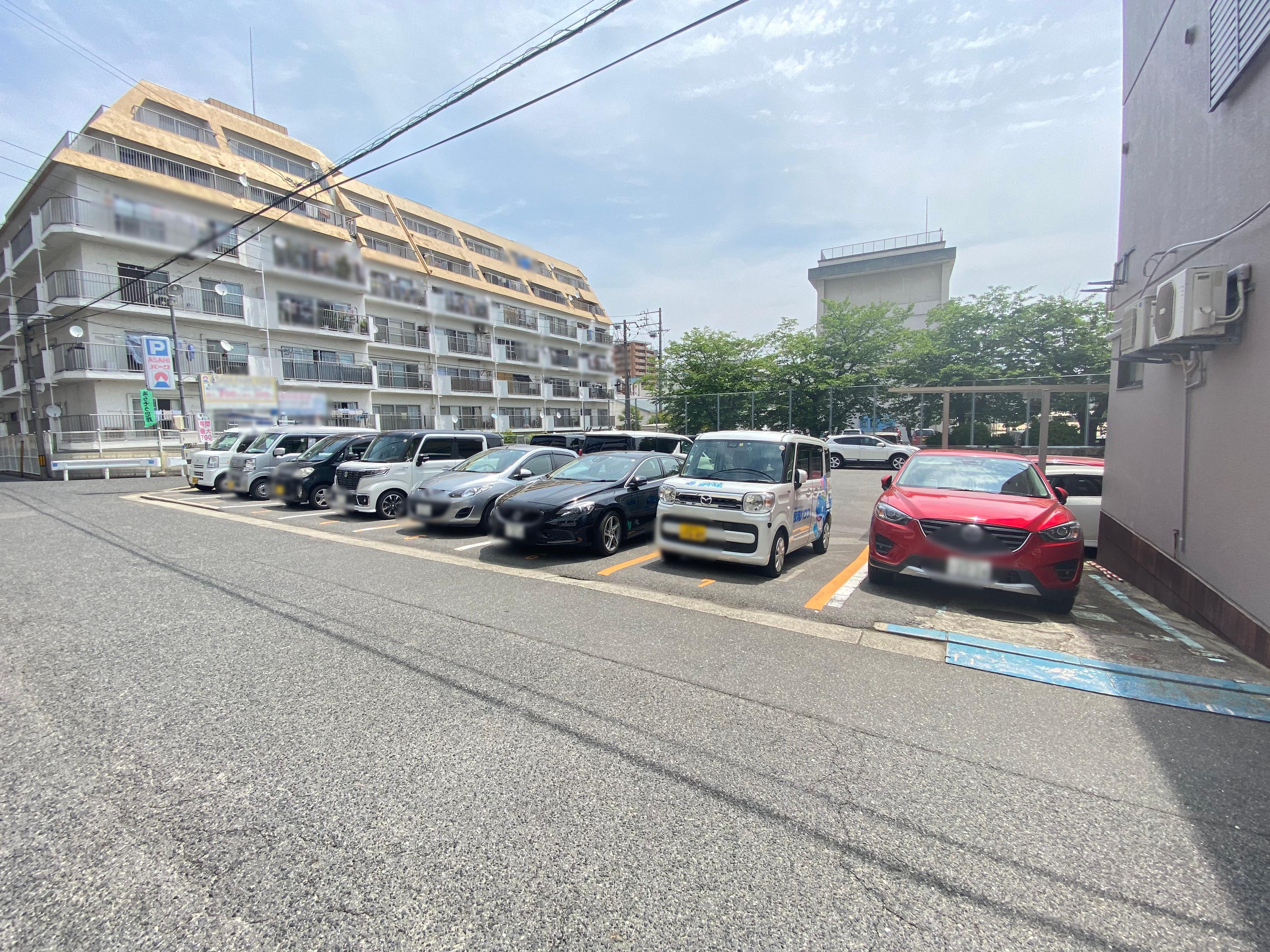 山本ガレージ（中広３丁目）の外観・駐車場イメージ3枚目
