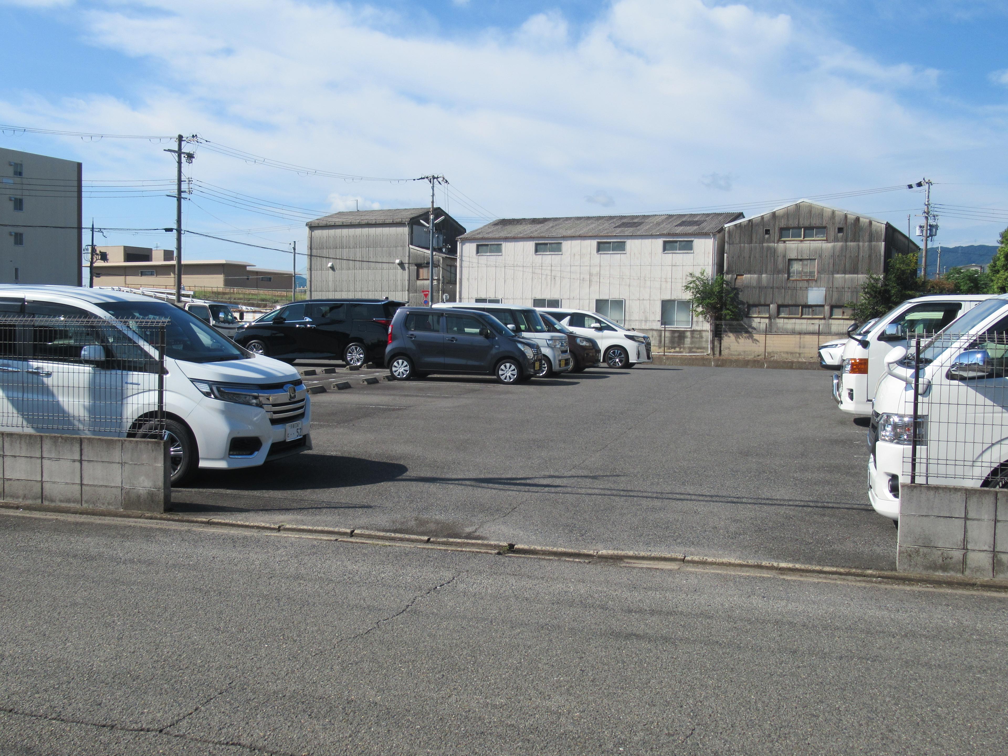 大河原ガレージの外観・駐車場イメージ1枚目