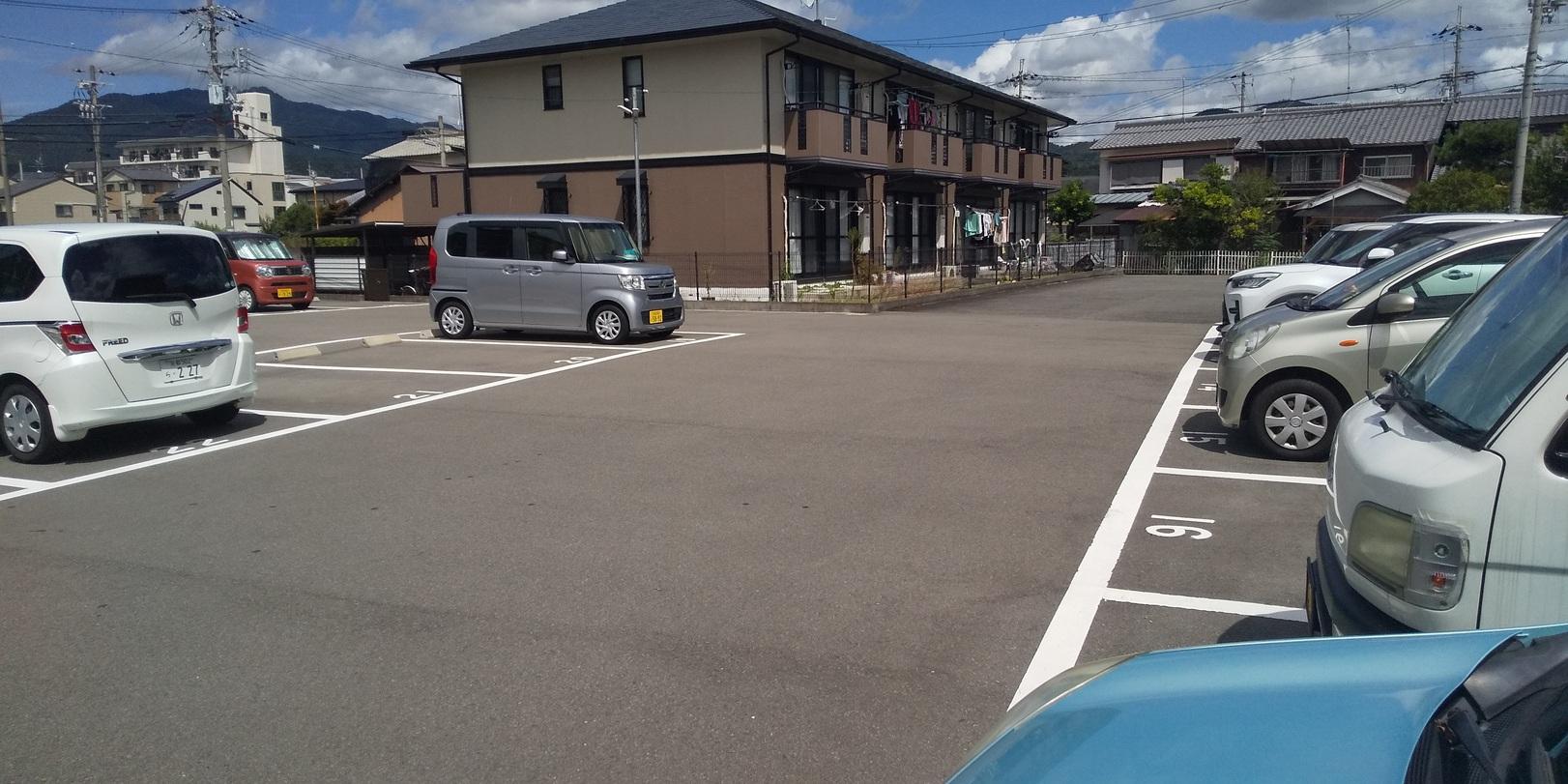 嵯峨蜻蛉尻ガレージの外観・駐車場イメージ1枚目