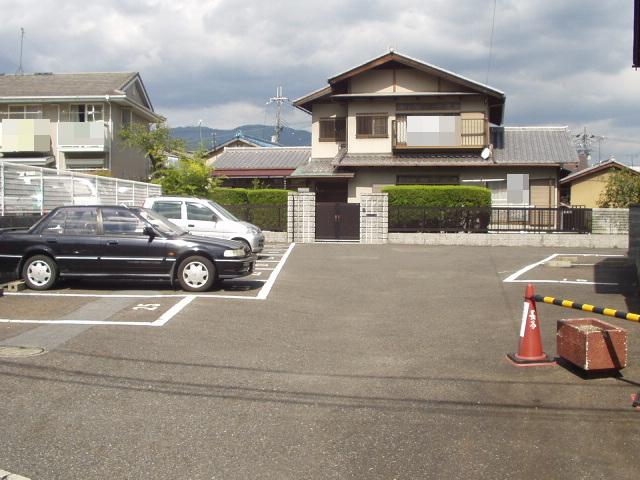 長谷ガレージの外観・駐車場イメージ1枚目