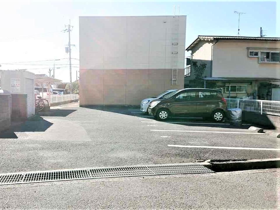 ＩＷＡＳＡ(13512)の外観・駐車場イメージ2枚目
