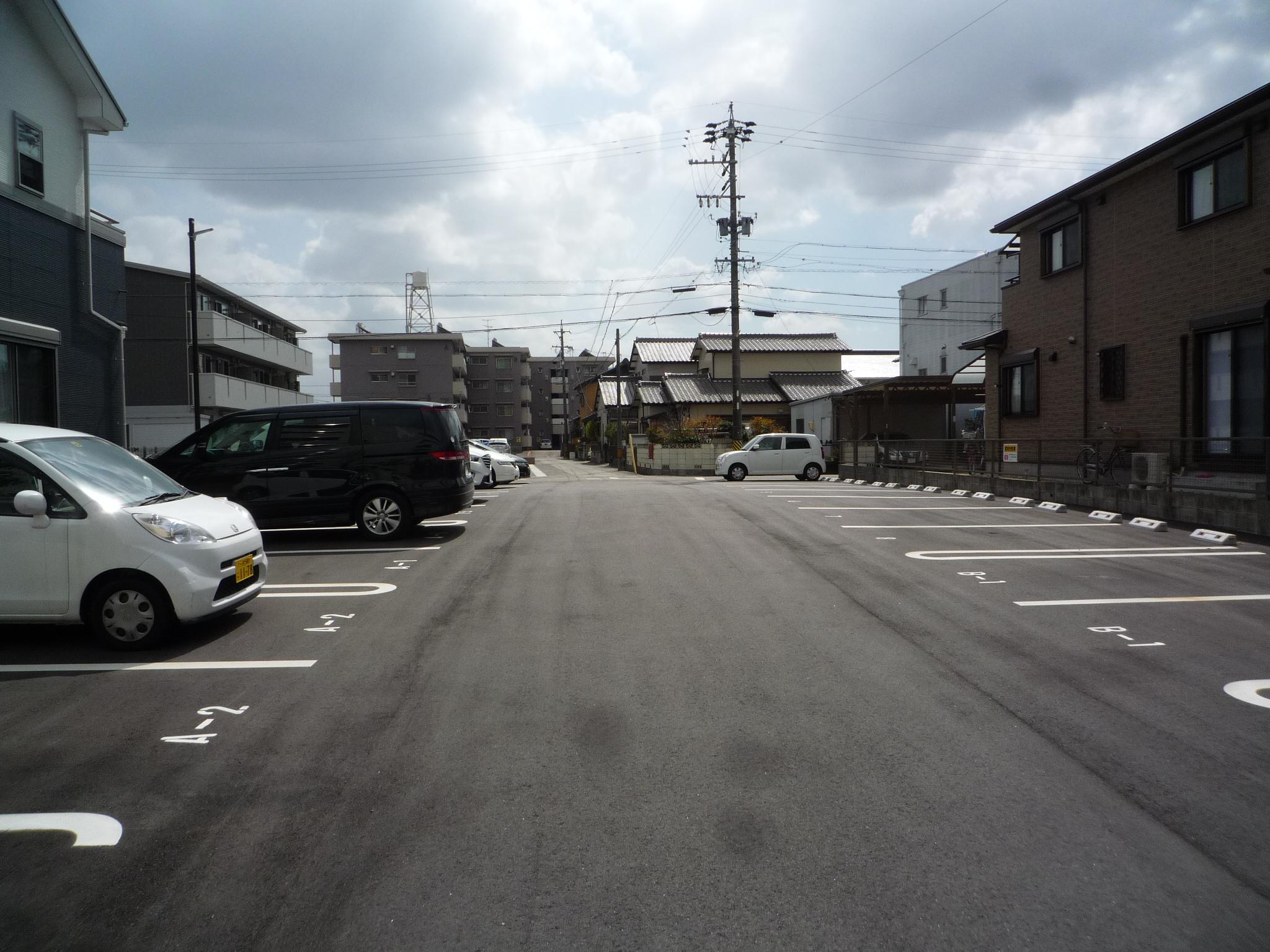 カーサフィオーレ駐車場の外観・駐車場イメージ2枚目