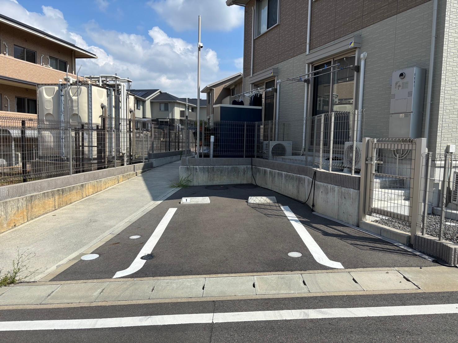 キャピタル藤森　駐車場の外観・駐車場イメージ2枚目