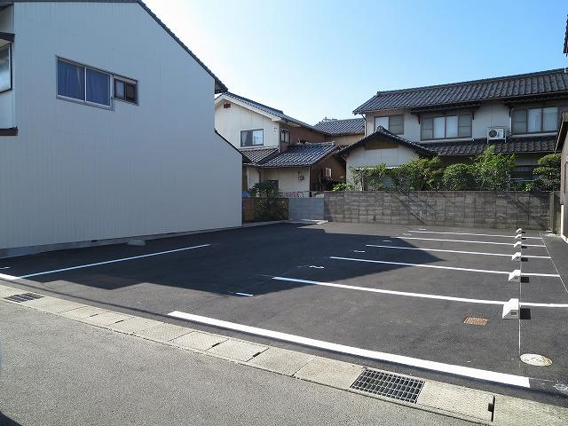 岩田駐車場(南田町)の外観・駐車場イメージ2枚目