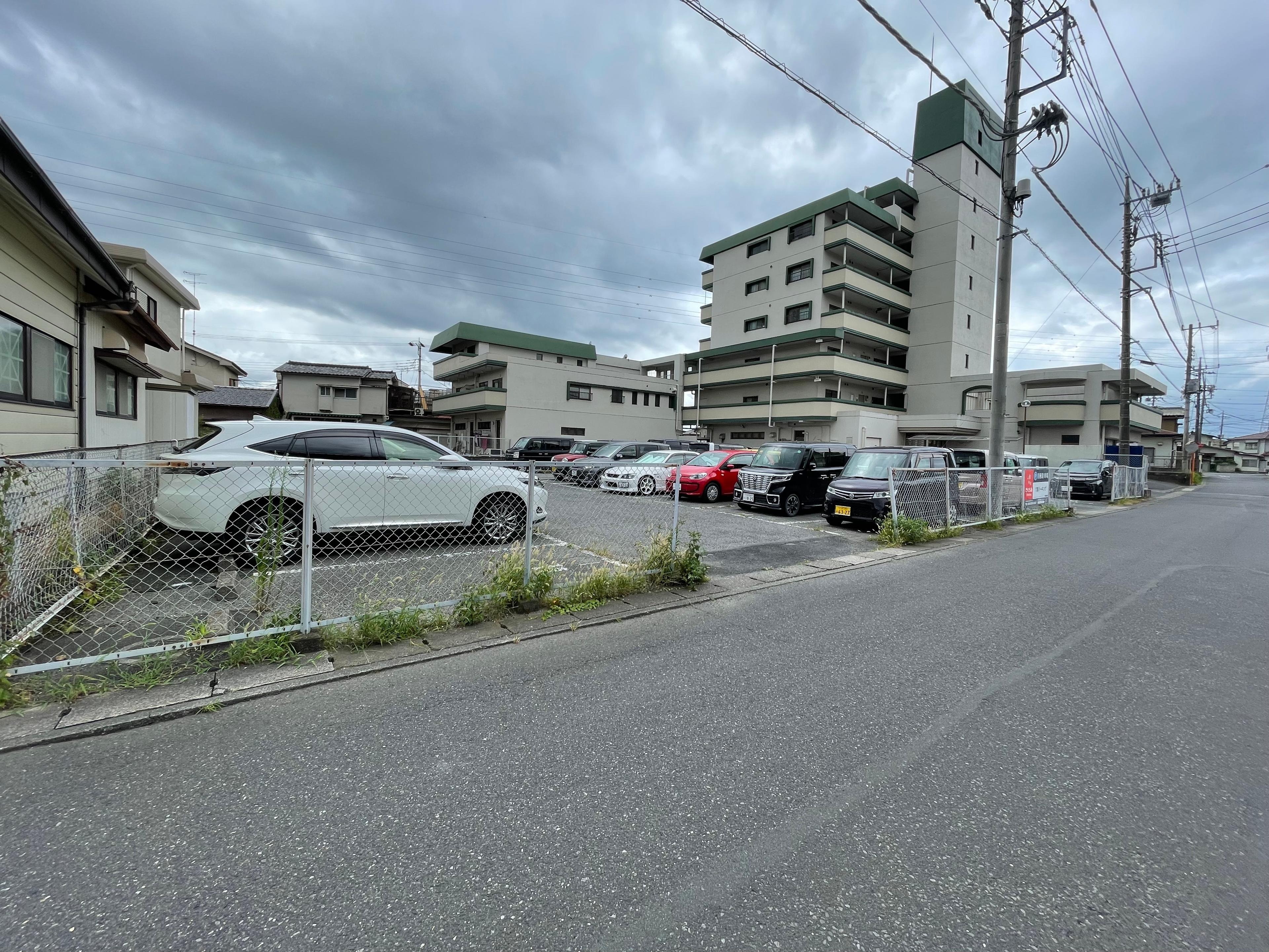 穴原パーキングの外観・駐車場イメージ1枚目