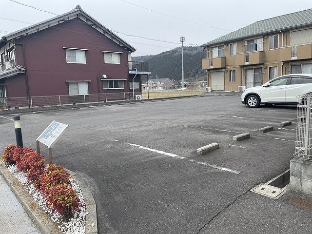 FKプレミールＤＥの外観・駐車場イメージ1枚目