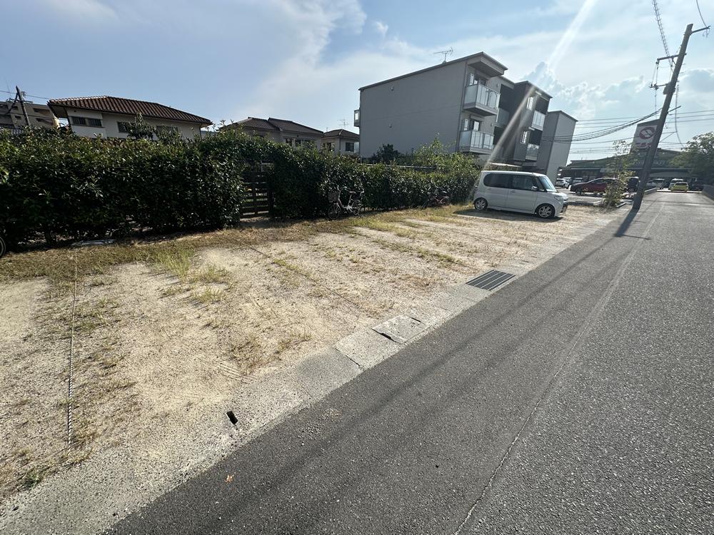 下伊福西三門幼稚園西駐車場の外観・駐車場イメージ1枚目