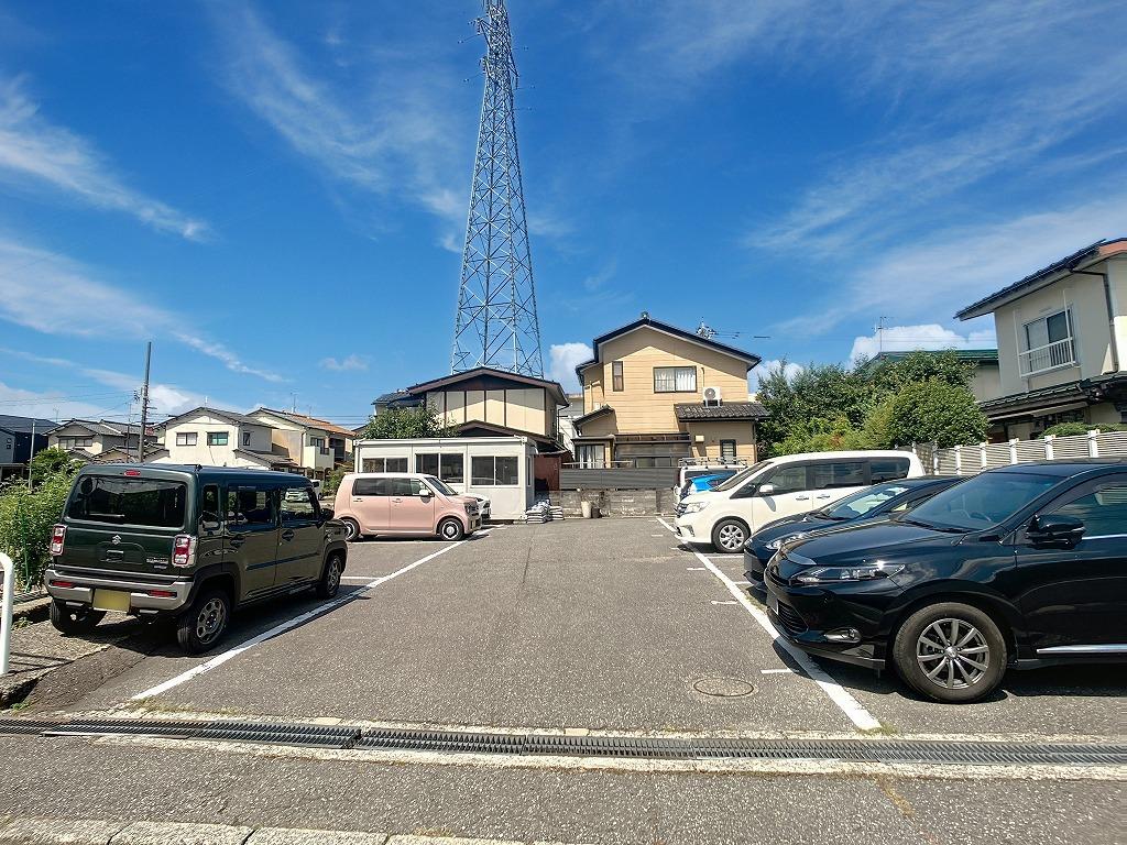 わたなべ（三十苅）パーキングの外観・駐車場イメージ2枚目