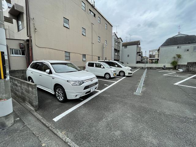 シマダ第2ガレージの外観・駐車場イメージ1枚目