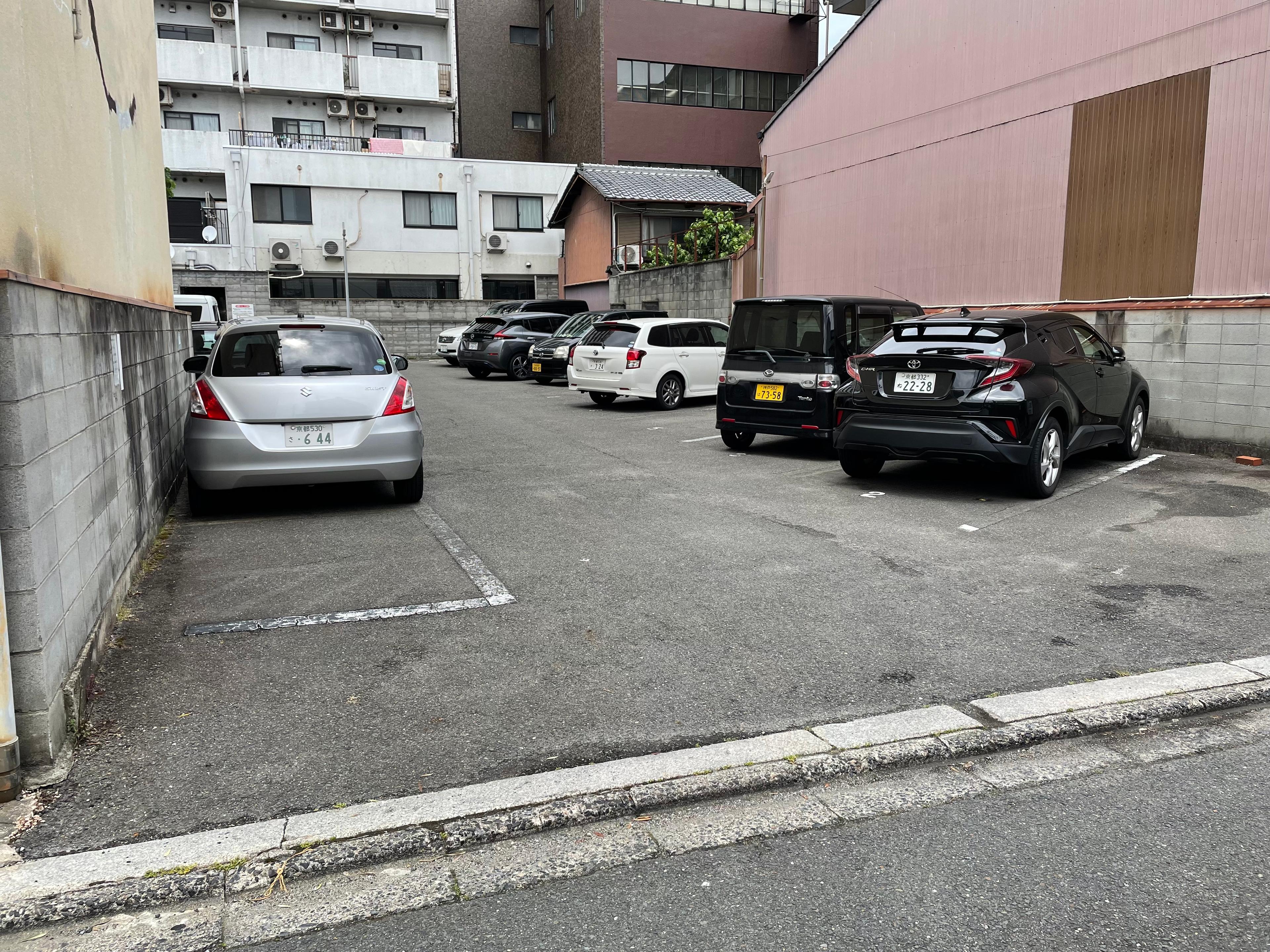 横大宮町ガレージの外観・駐車場イメージ1枚目