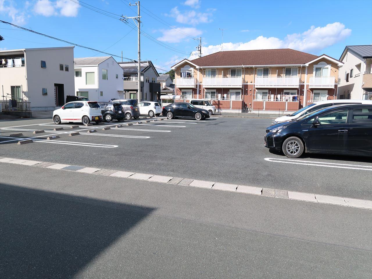 志都呂二丁目1007-5の外観・駐車場イメージ1枚目