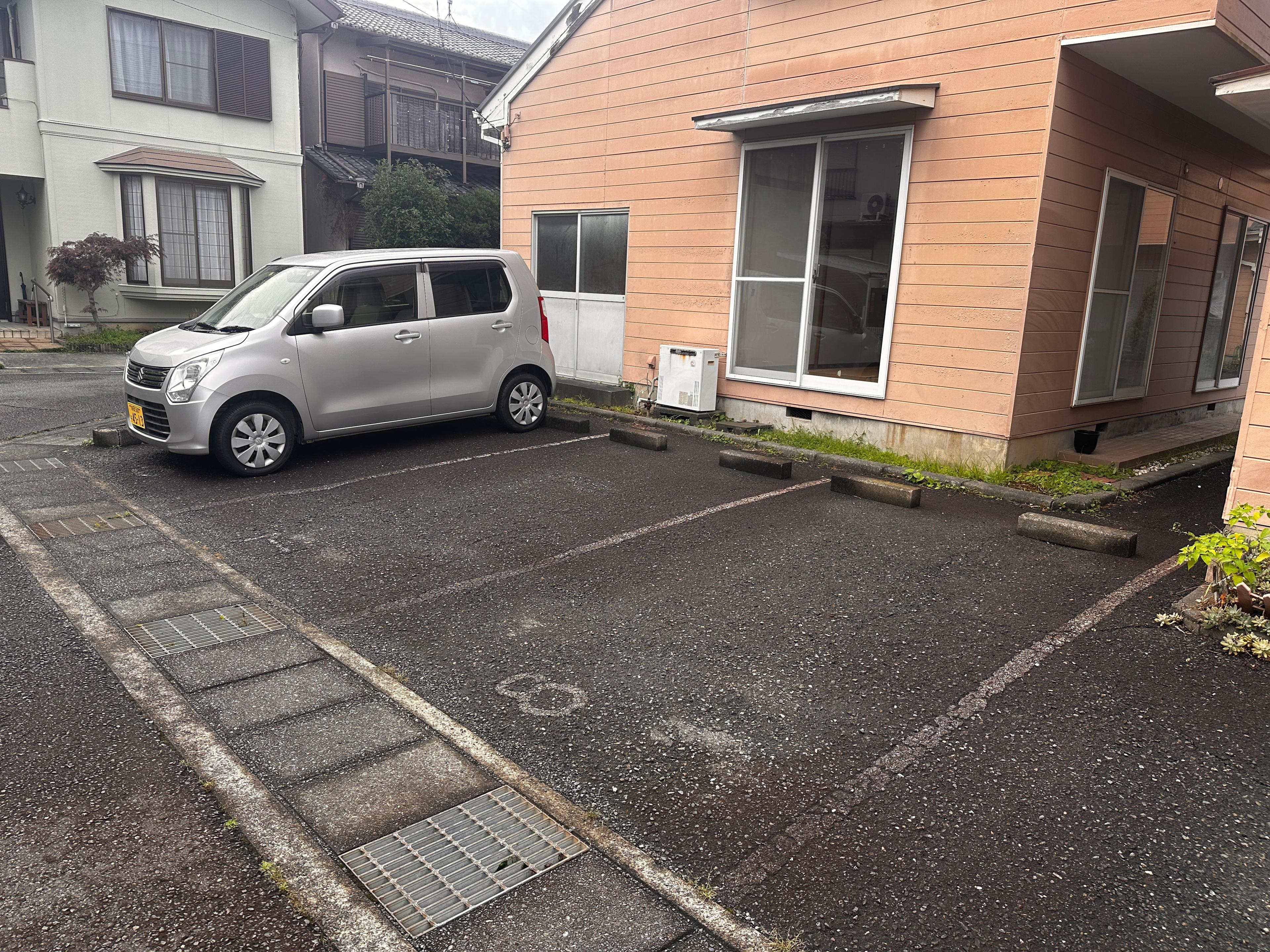 PD内野メゾネット駐車場の外観・駐車場イメージ2枚目