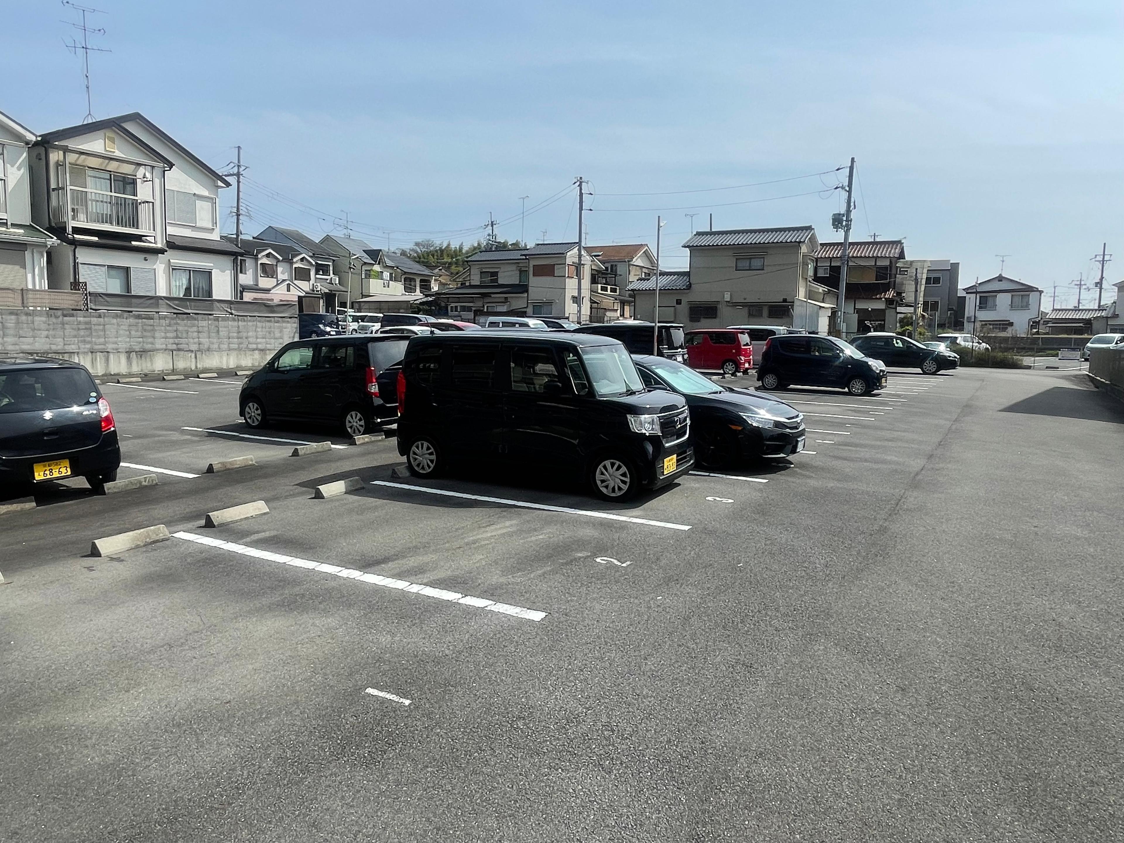 東香園ガレージの外観・駐車場イメージ2枚目