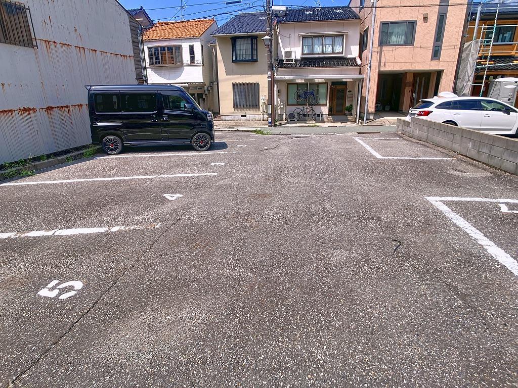 コーラル駐車場の外観・駐車場イメージ2枚目
