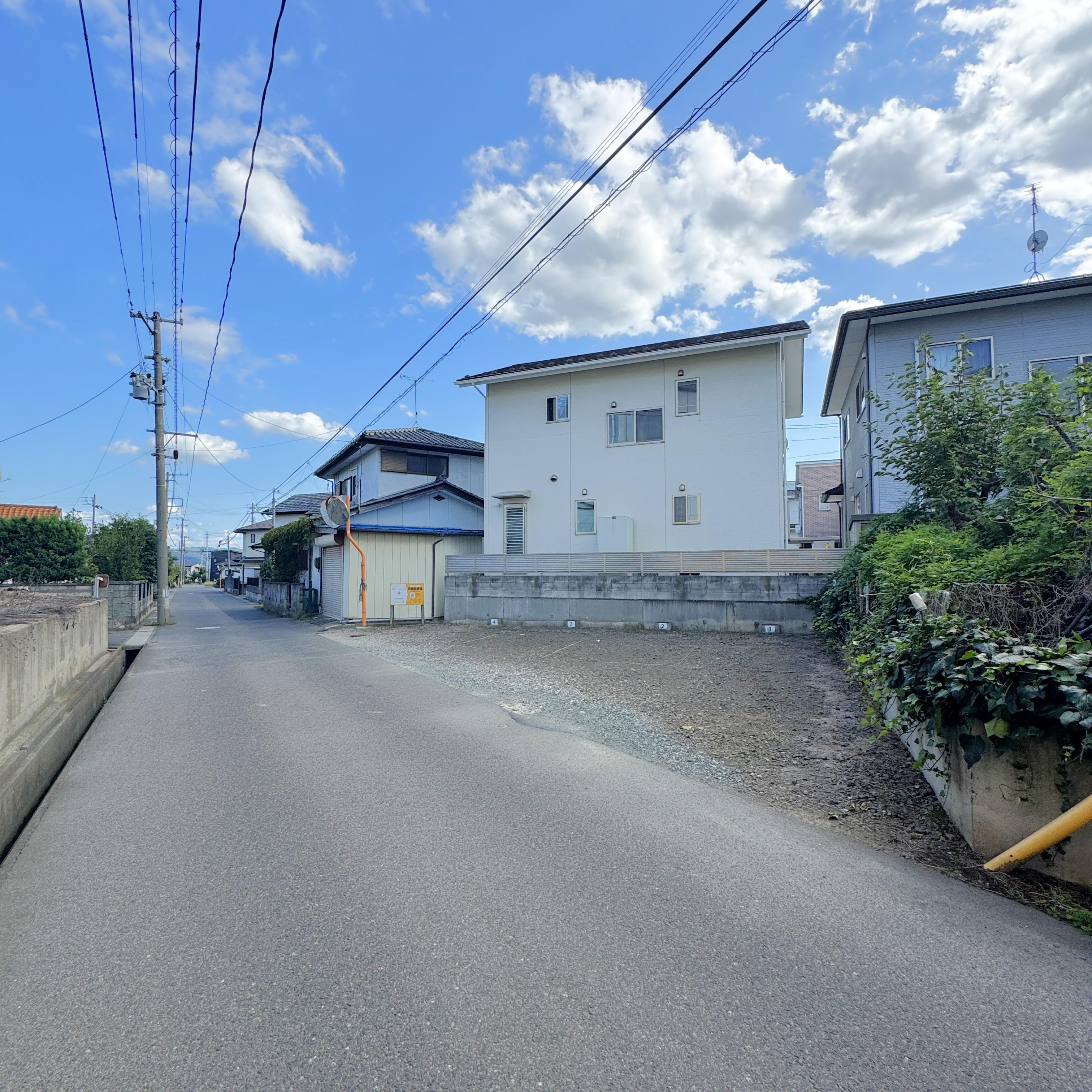 丸果第2月極駐車場の外観・駐車場イメージ1枚目