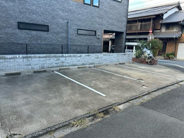 いずみパーキングの外観・駐車場イメージ2枚目