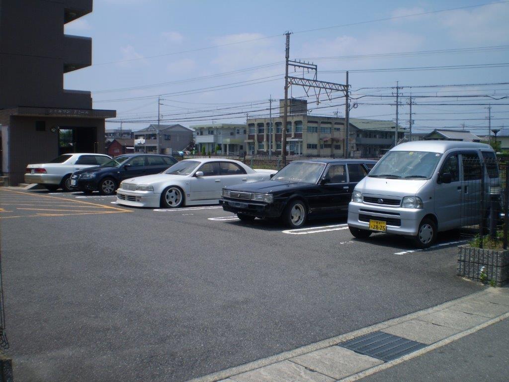 シャルマンドミール (G)の外観・駐車場イメージ3枚目