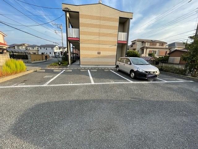カーサ(27122)の外観・駐車場イメージ1枚目