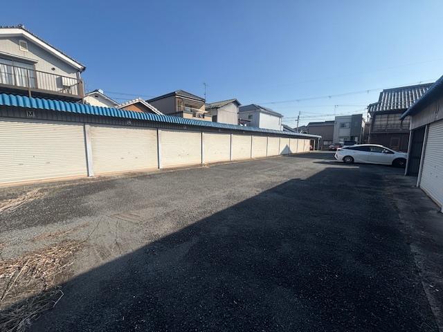 庄能月極ガレージの外観・駐車場イメージ2枚目