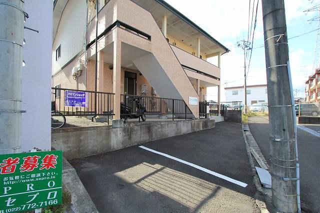 コート八乙女 敷地内月極駐車場の外観・駐車場イメージ2枚目