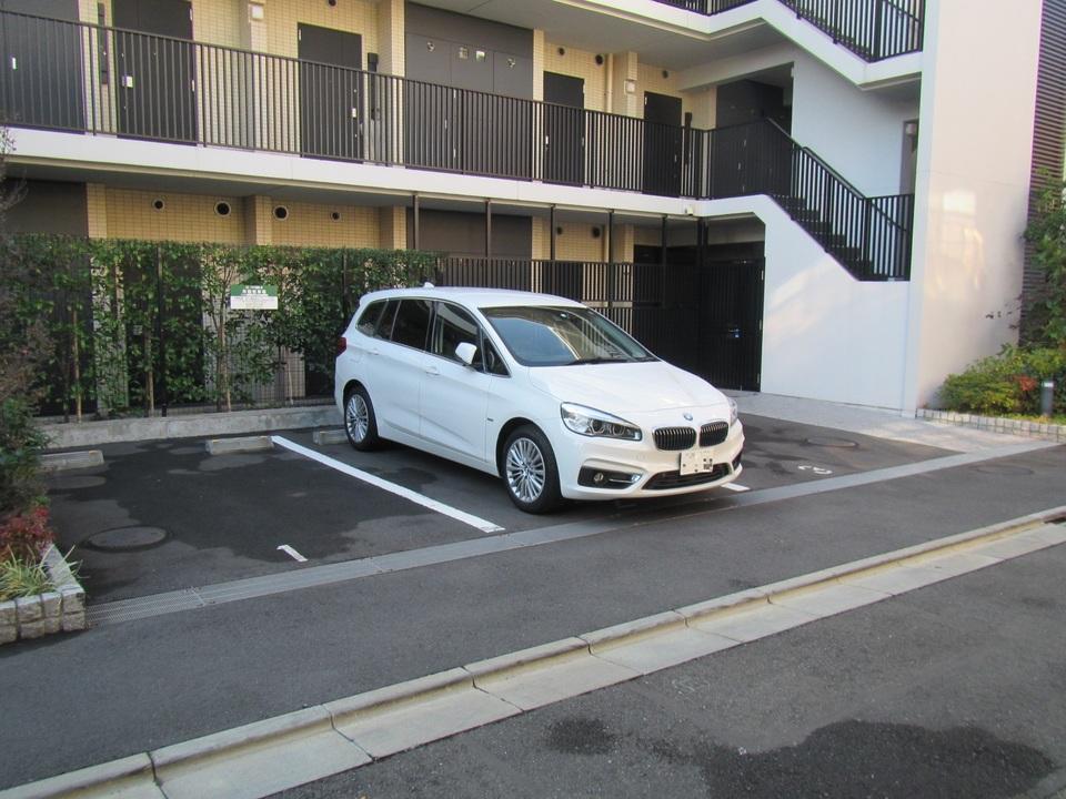 本羽田２丁目の外観・駐車場イメージ1枚目