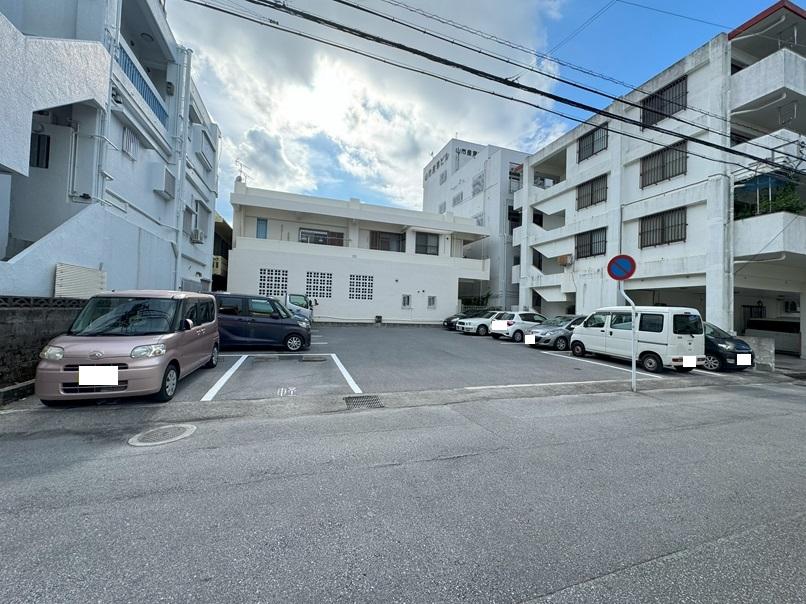 赤嶺パーキングの外観・駐車場イメージ1枚目