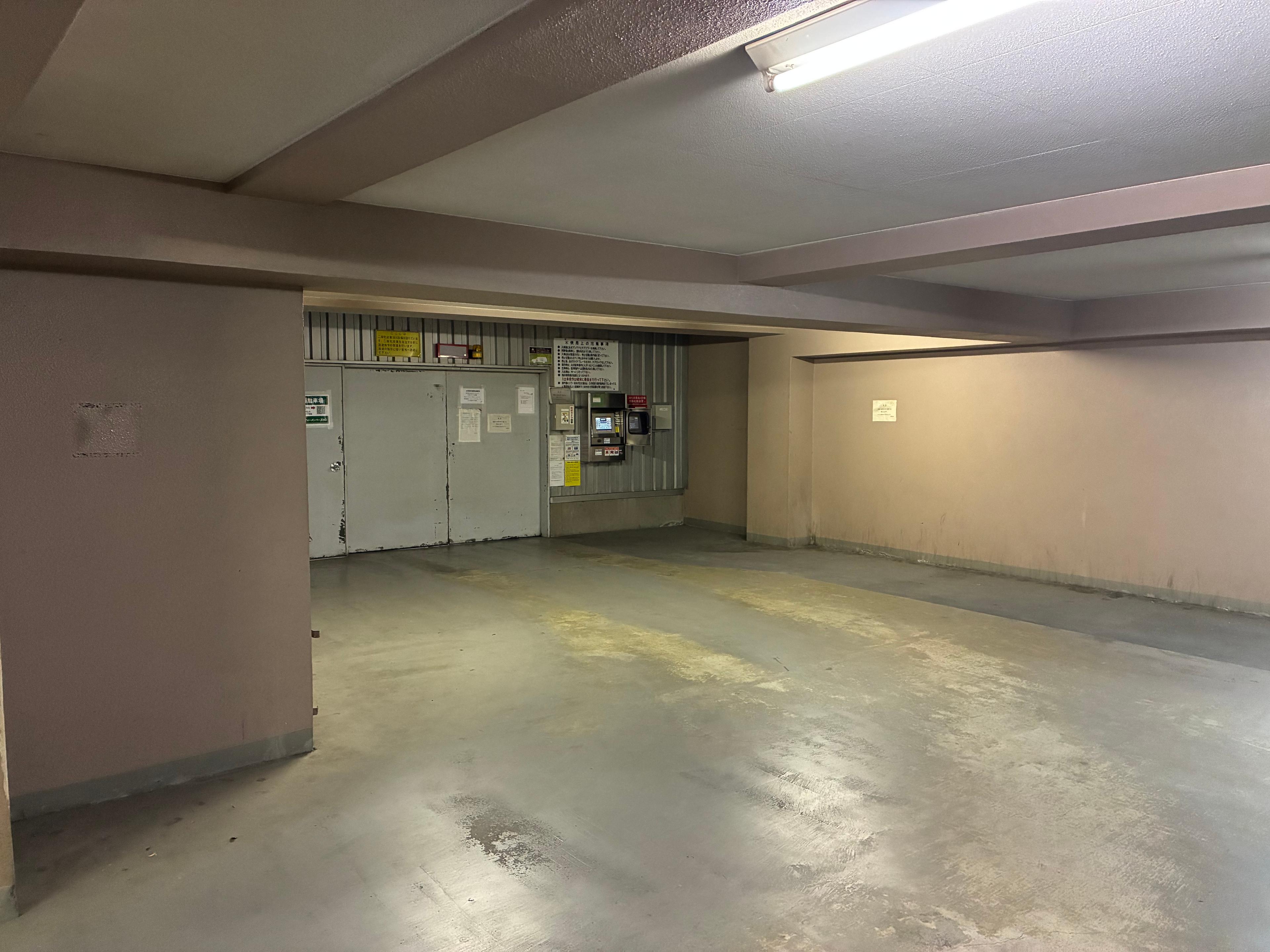 ナイスアーバン東神奈川KOパーキングの外観・駐車場イメージ2枚目