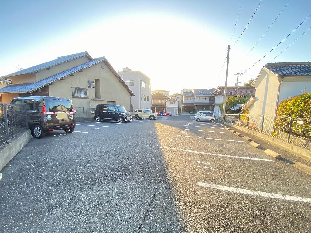 西川駐車場の外観・駐車場イメージ2枚目