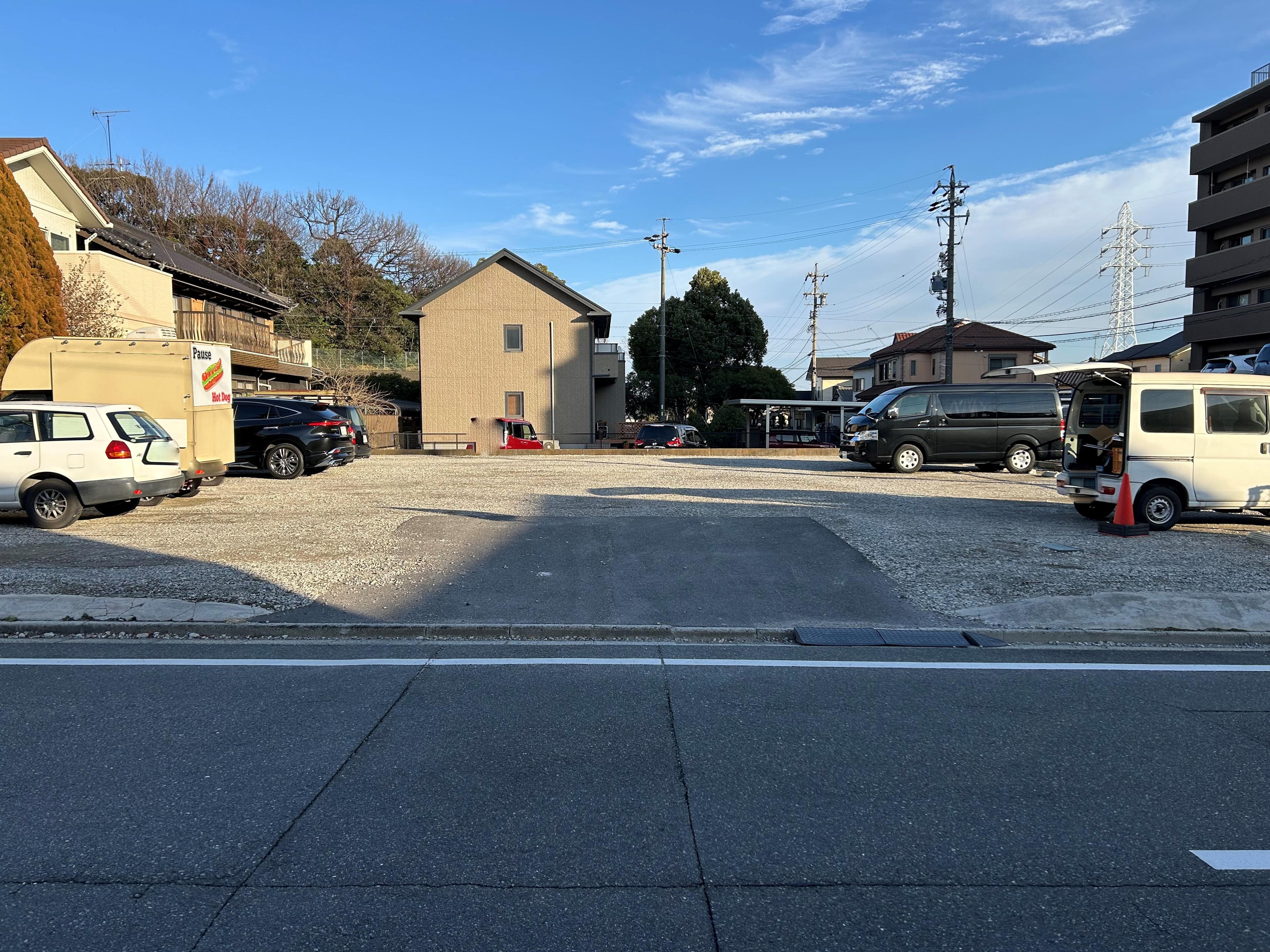 000206の外観・駐車場イメージ1枚目