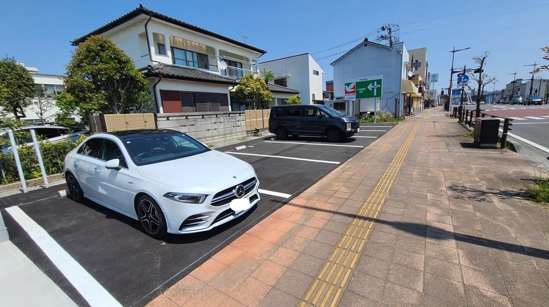佐藤煙草店バイクガレージ、駐車場の外観・駐車場イメージ2枚目