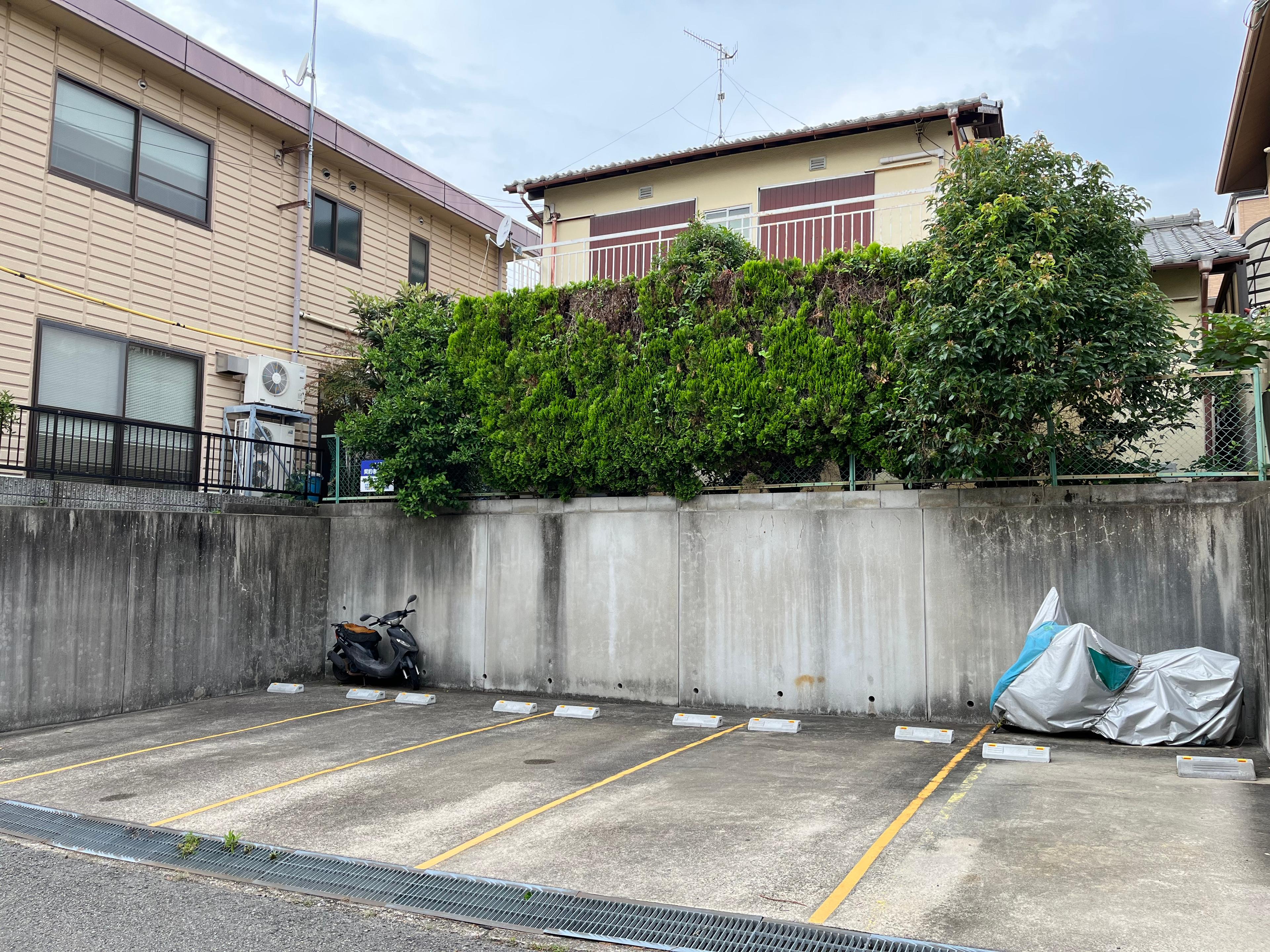 白川台6丁目18駐車場の外観・駐車場イメージ2枚目