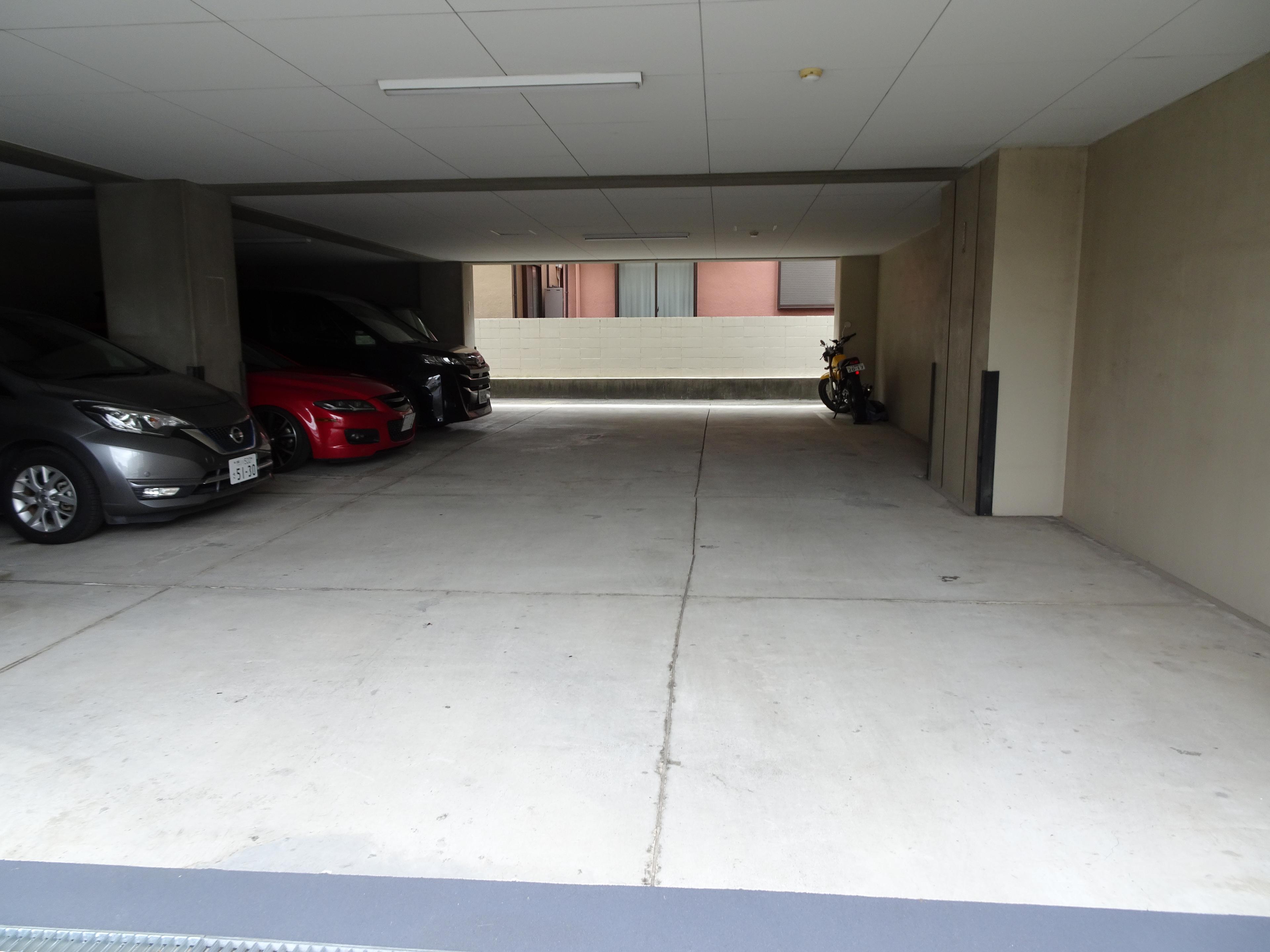 フェースタワーⅢの外観・駐車場イメージ2枚目