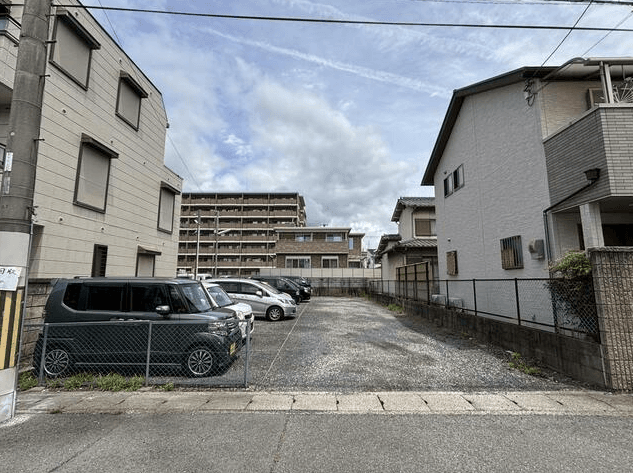澤野井克己第三ガレージの外観・駐車場イメージ1枚目