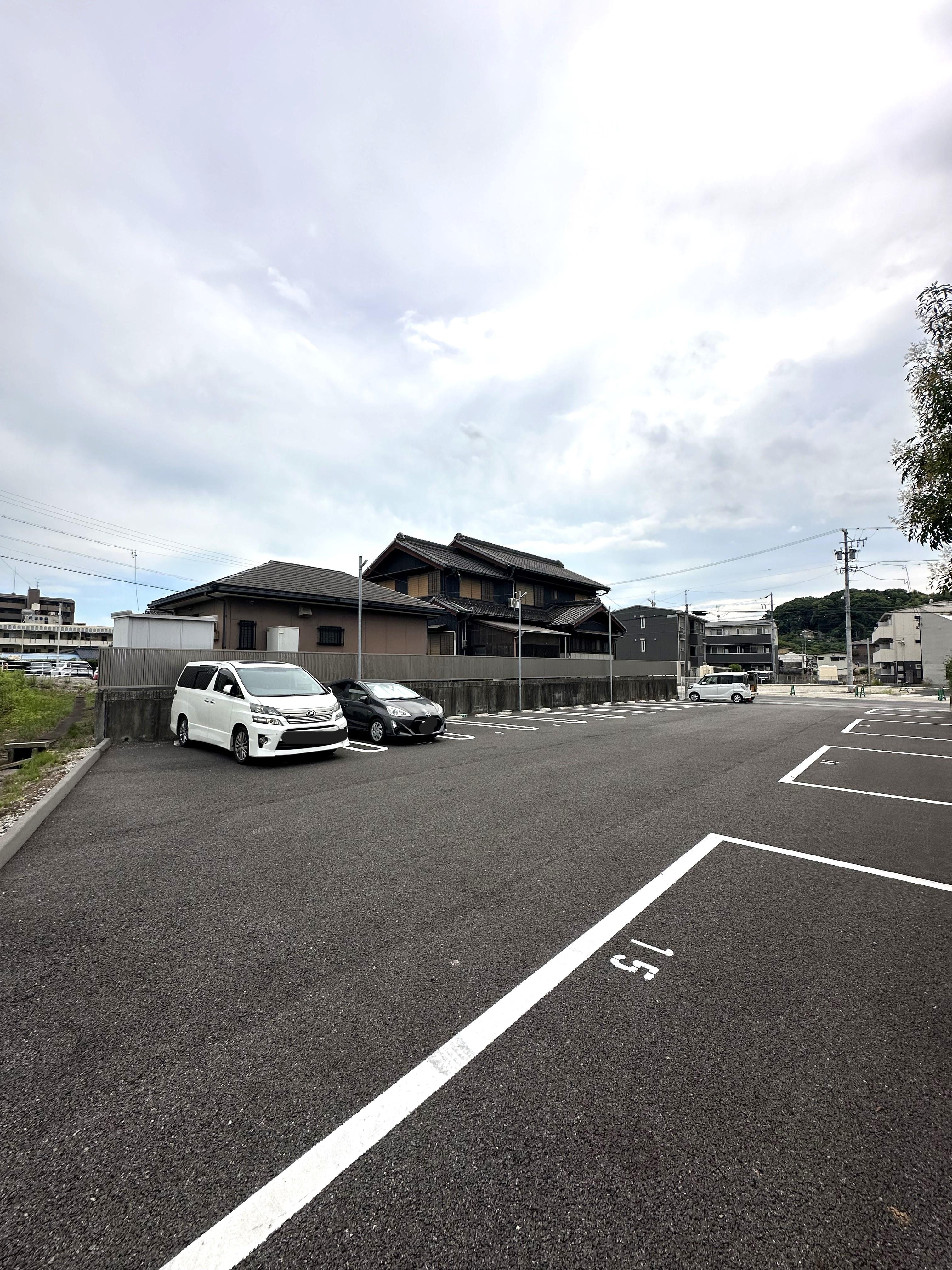 000211の外観・駐車場イメージ3枚目
