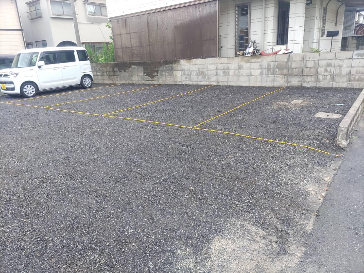 新谷ガレージ第二の外観・駐車場イメージ1枚目