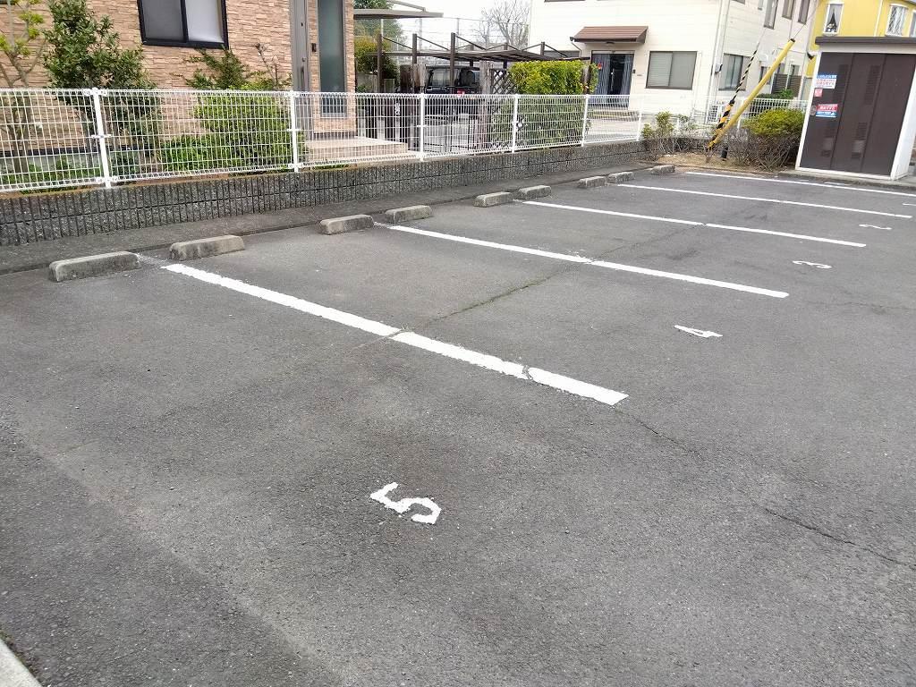 キララ(23409)の外観・駐車場イメージ1枚目