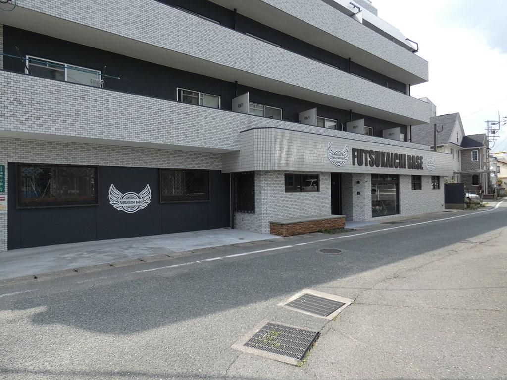 二日市BASEの外観・駐車場イメージ1枚目