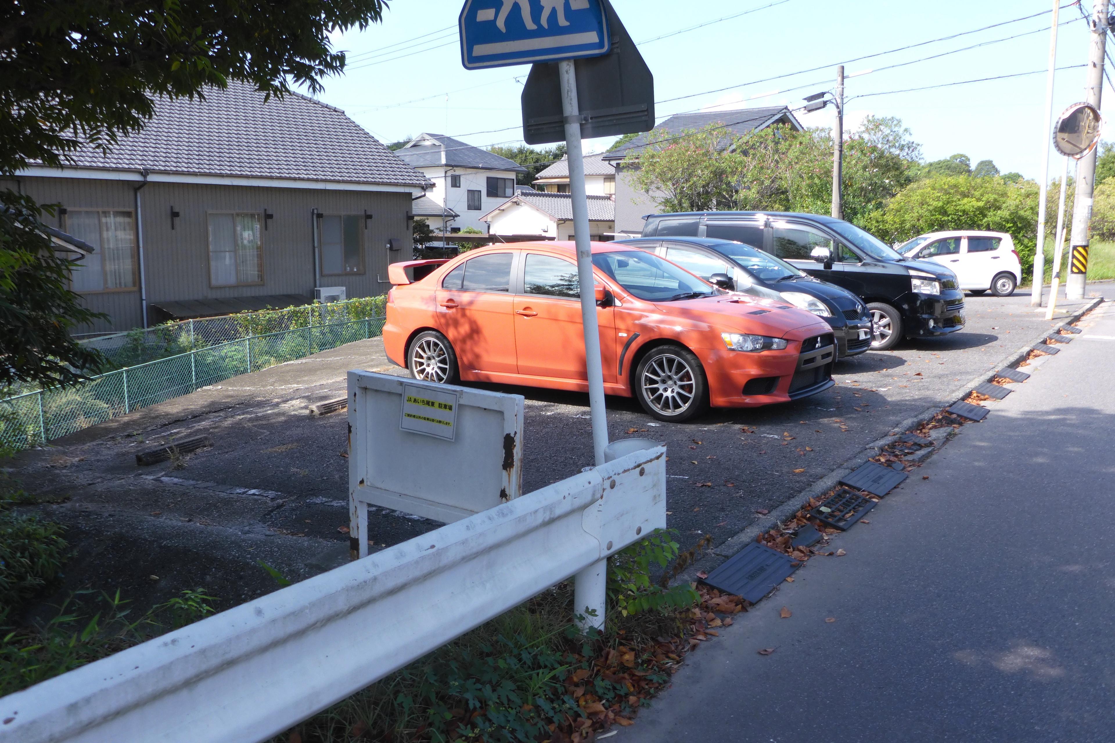 320098の外観・駐車場イメージ1枚目
