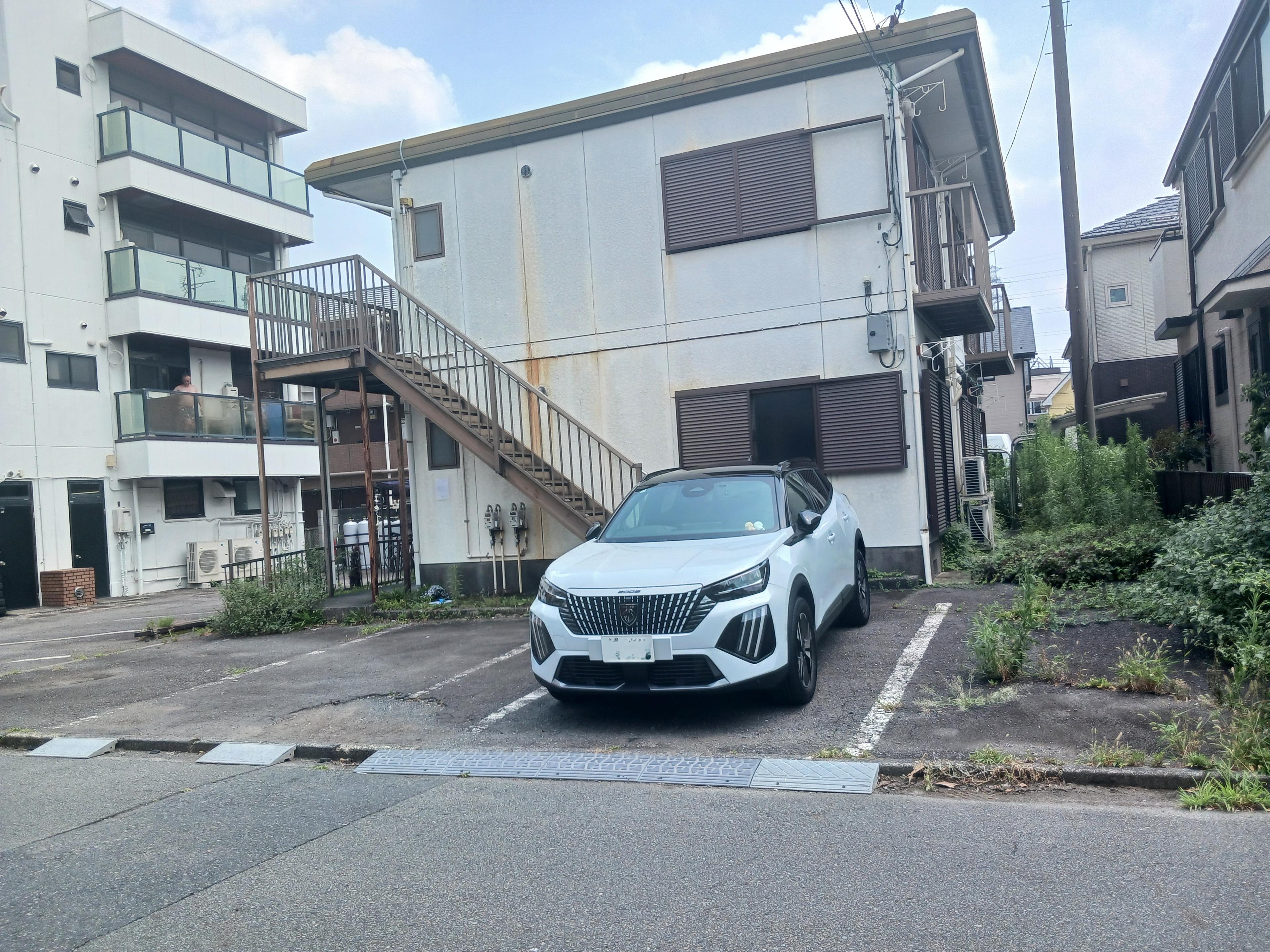 ハイツ高野駐車場の外観・駐車場イメージ3枚目