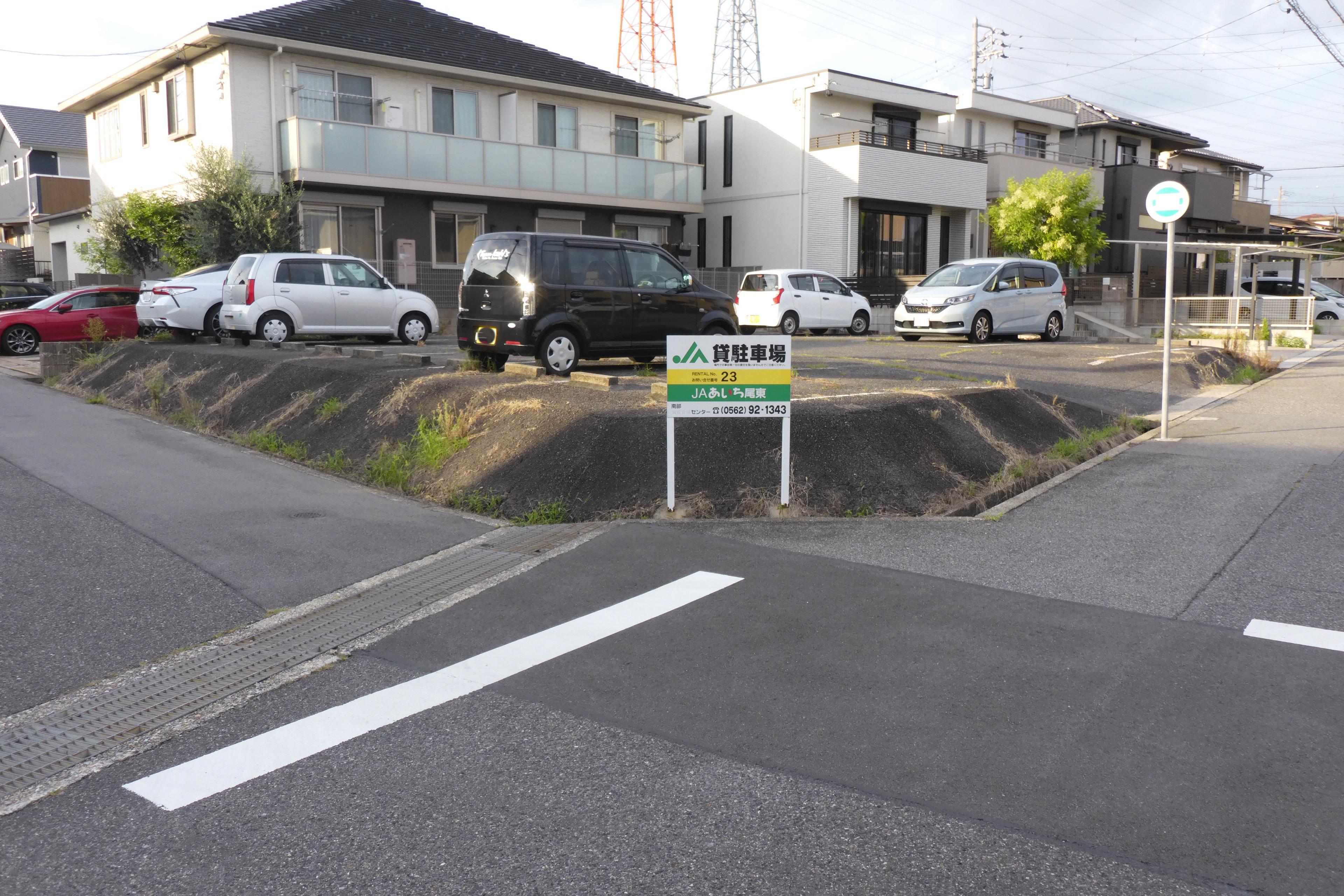 320023の外観・駐車場イメージ1枚目