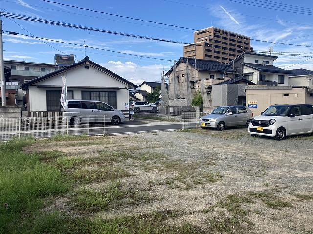 三島駐車場の外観・駐車場イメージ2枚目