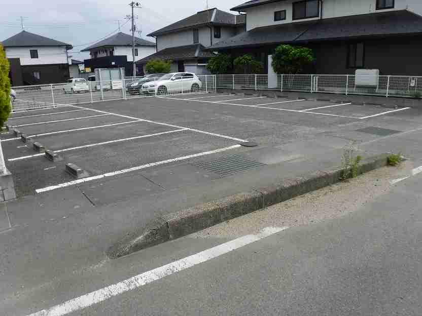 ダンデリオンびわぶち(30690)の外観・駐車場イメージ1枚目
